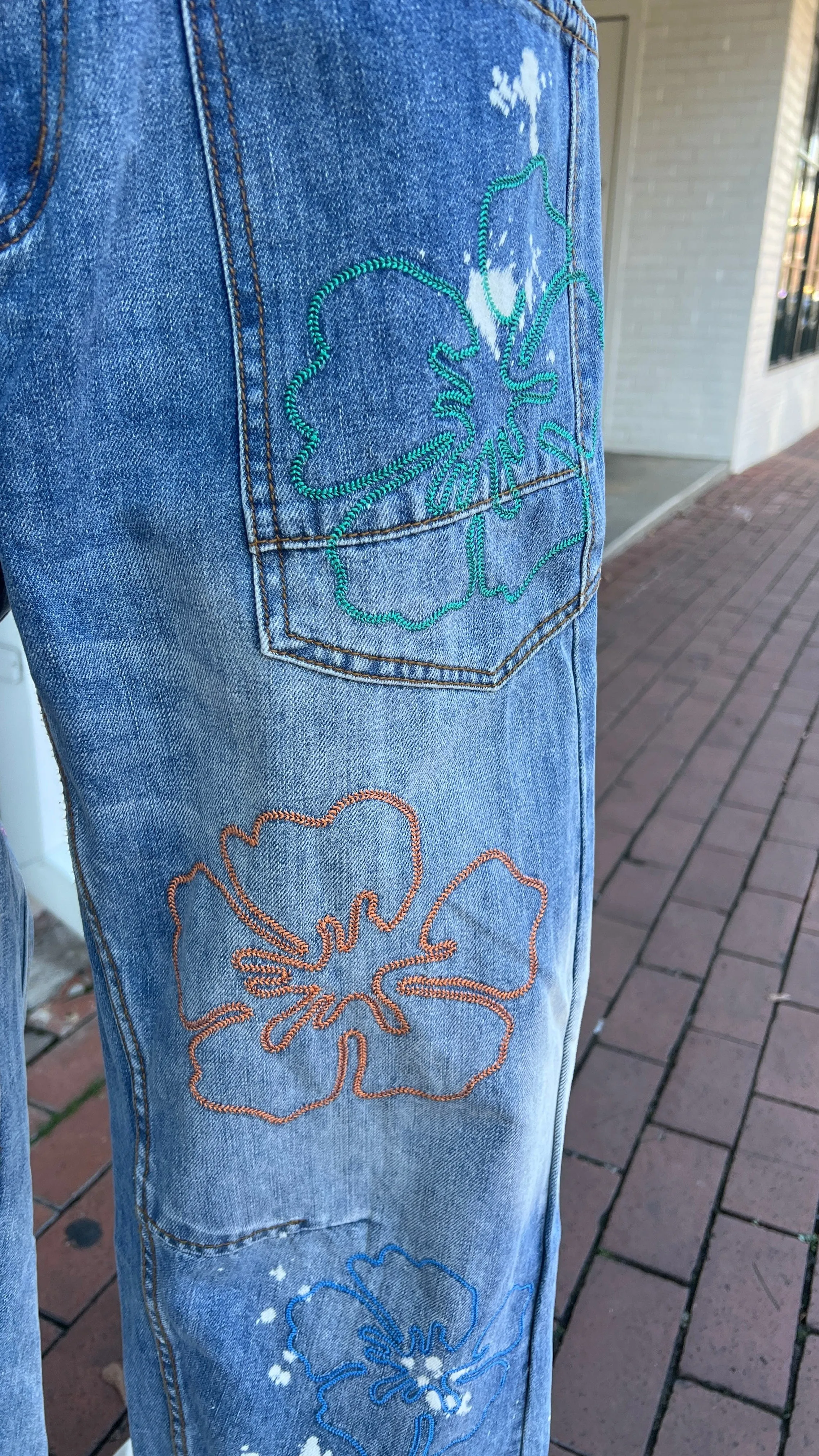 Wide Leg Floral Embroidered Jeans