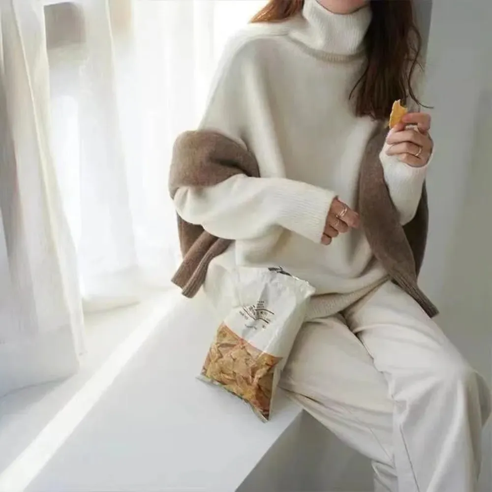 Women's Loose Turtleneck Jumper with Ribbed Hem and Cuffs | Perfect for Autumn/Winter